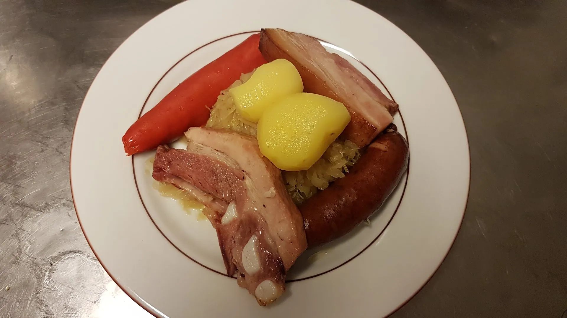 Le Bouche à Oreille